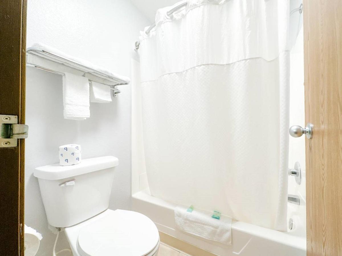 Blaine Town Inn & Suites Buitenkant foto