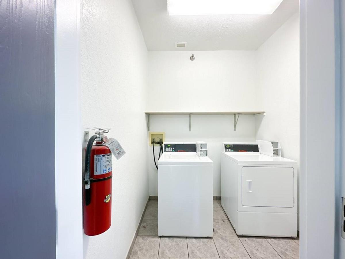 Blaine Town Inn & Suites Buitenkant foto